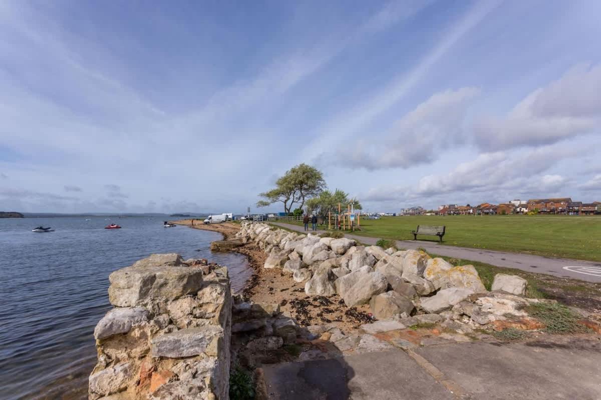 Villa Trade Winds Poole Exterior foto